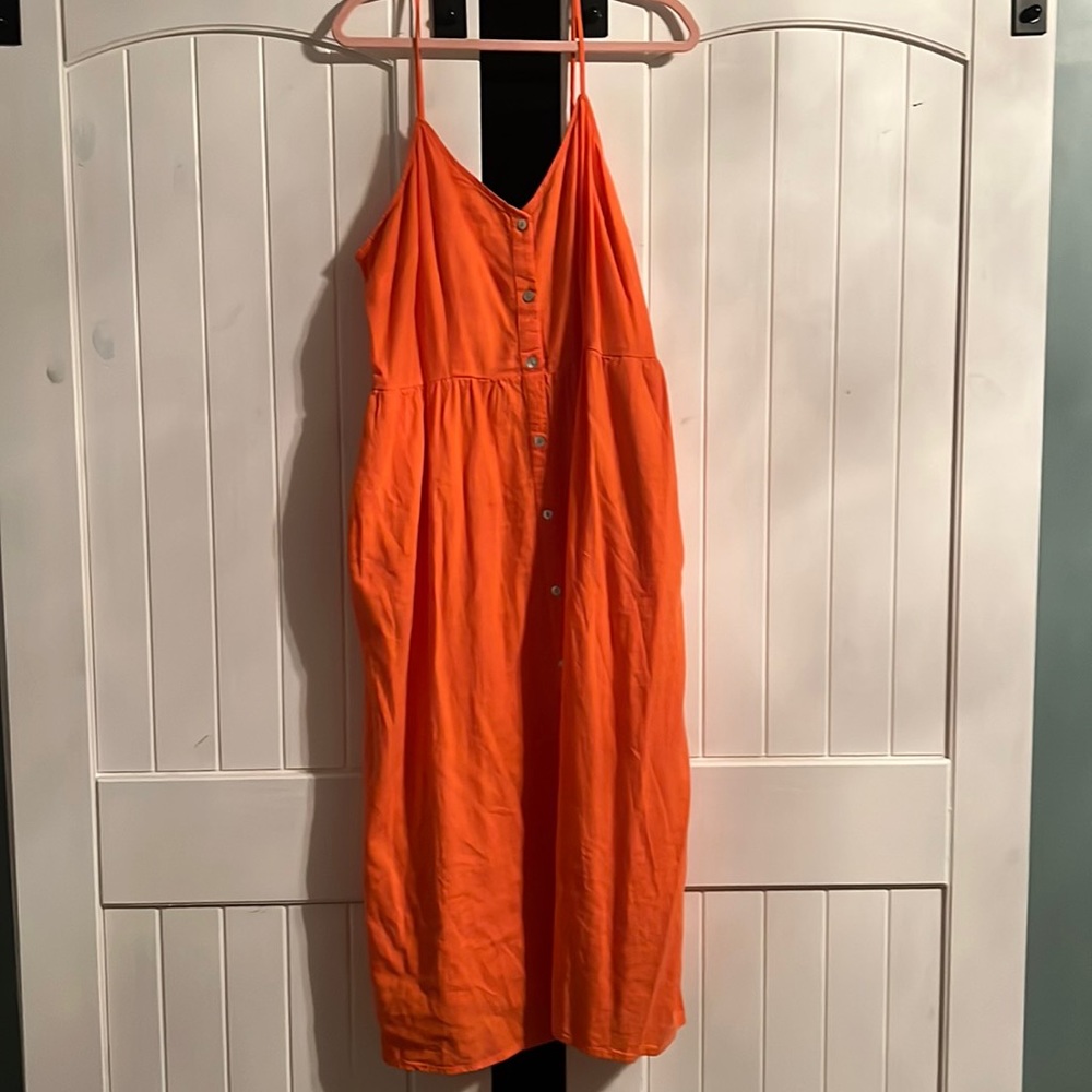 New with tags.  Never been warn.  Cleaning out my closet.  Smoke free home.